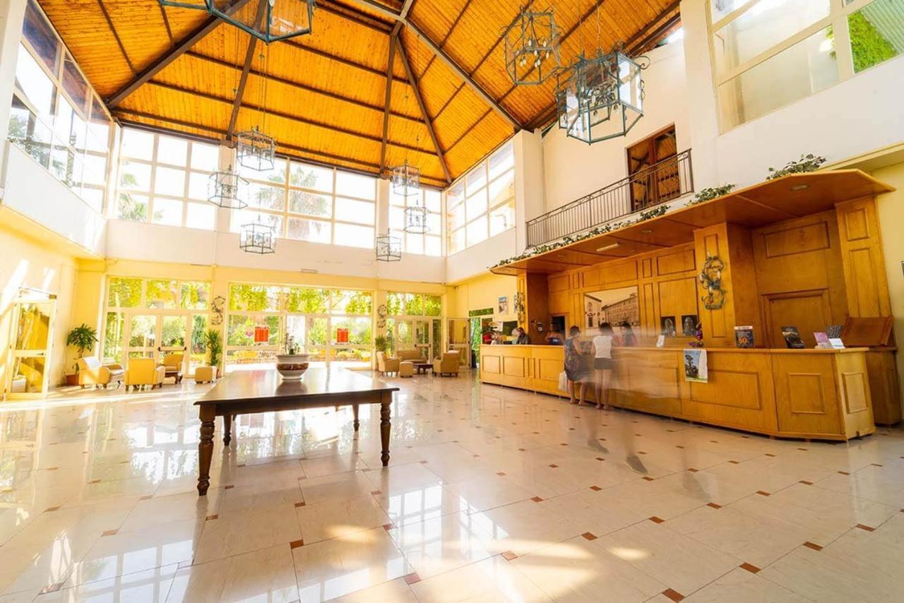 Minerva Club Resort & Golf 玛丽纳锡巴里 外观 照片